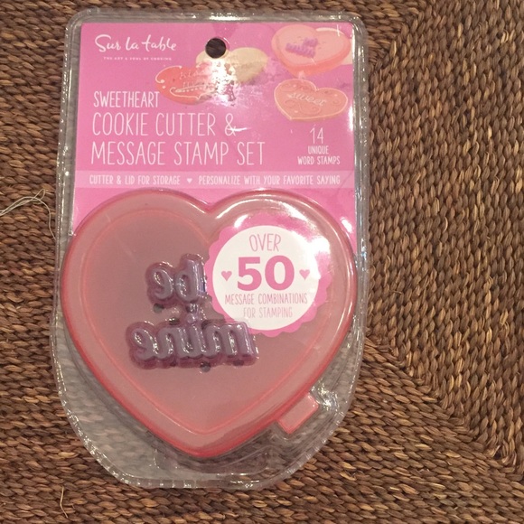 Sur La Table - Heart Cookie Cutter w/ Message Stamp set - Picture 4 of 6